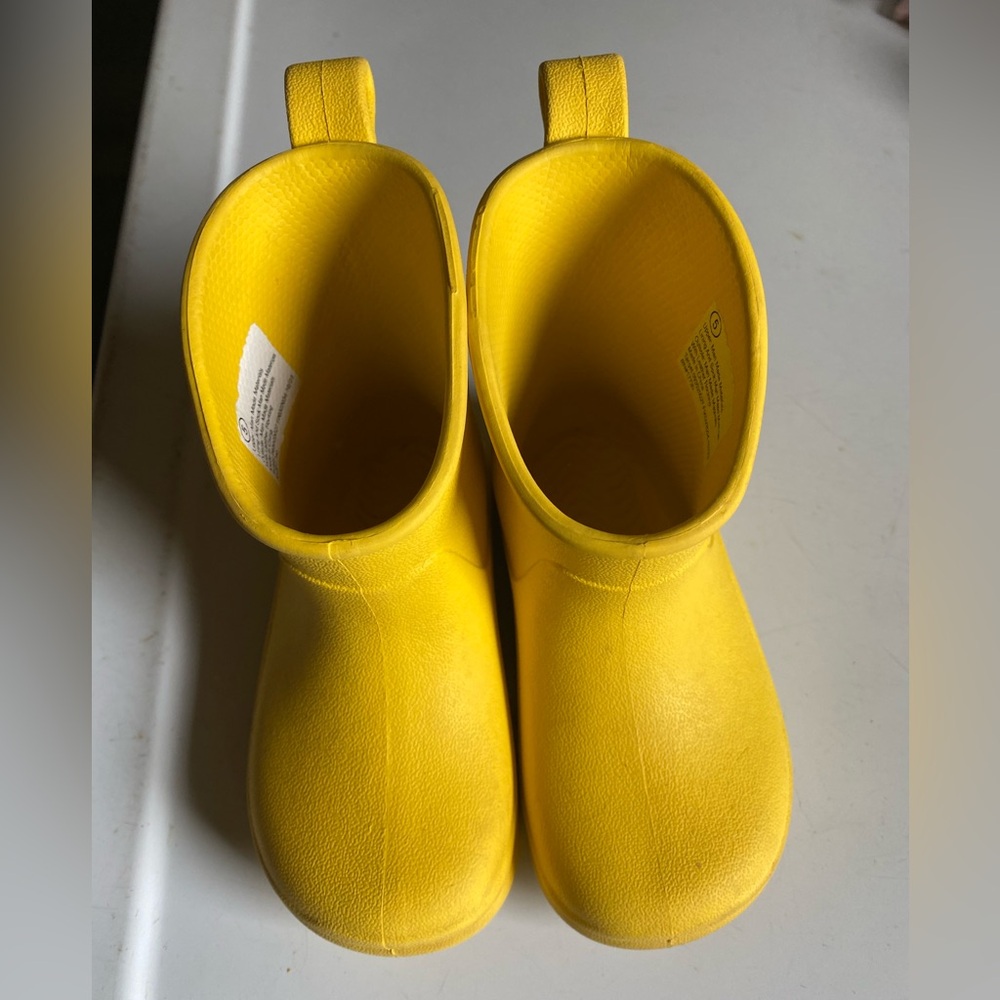 Cat & Jack Bright Yellow Kids Rain Boots toddler size 5 - Picture 3 of 6